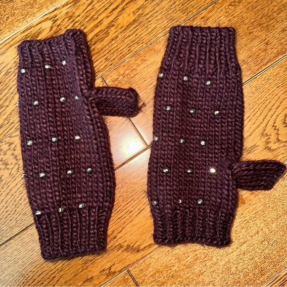 Beaded fingerless gloves - Picture 1 of 3